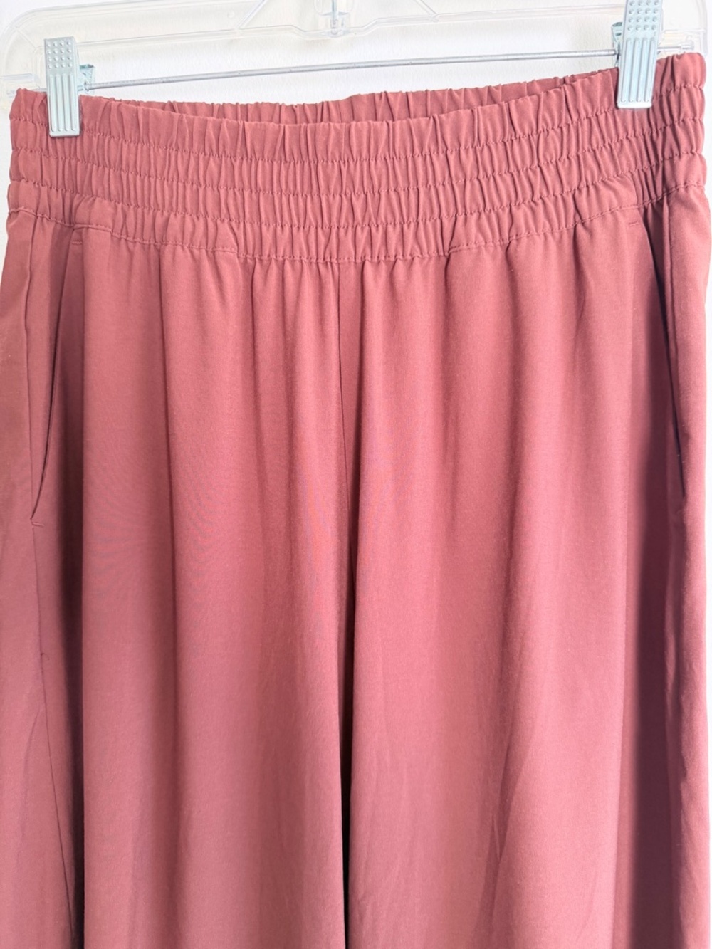 Vuori Villa Wideleg Pants in Burnt Sienna, Size M - Picture 5 of 8